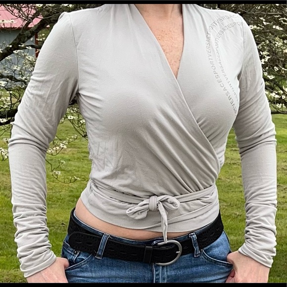 🌼🌷🌼VERSACE SPORT WOMEN’S WRAP AROUND TOP🌼🌷🌼 - Picture 2 of 12